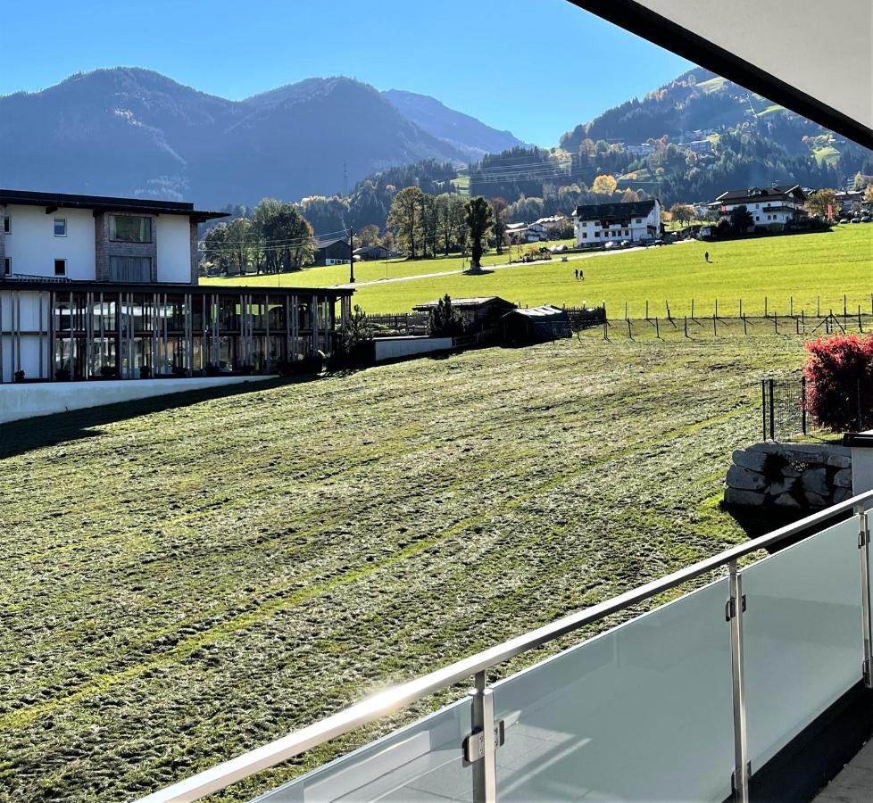 H21 - Modernes Ferienhaus 145Qm, 4Sz, Wellnessbereich Mit Sauna Und Dachterrasse Mit Panoramablick, Kuehlen Und Heizen Mit Geothermie Fügen Buitenkant foto
