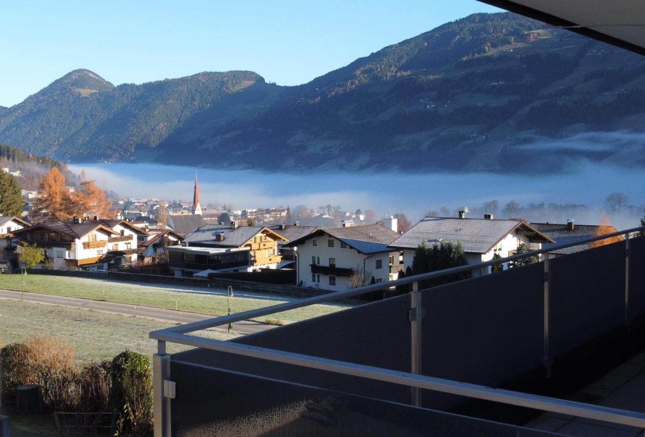 H21 - Modernes Ferienhaus 145Qm, 4Sz, Wellnessbereich Mit Sauna Und Dachterrasse Mit Panoramablick, Kuehlen Und Heizen Mit Geothermie Fügen Buitenkant foto