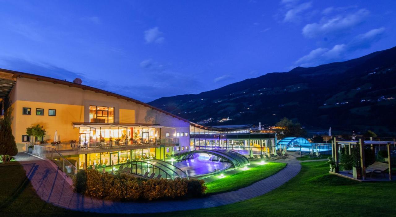 H21 - Modernes Ferienhaus 145Qm, 4Sz, Wellnessbereich Mit Sauna Und Dachterrasse Mit Panoramablick, Kuehlen Und Heizen Mit Geothermie Fügen Buitenkant foto