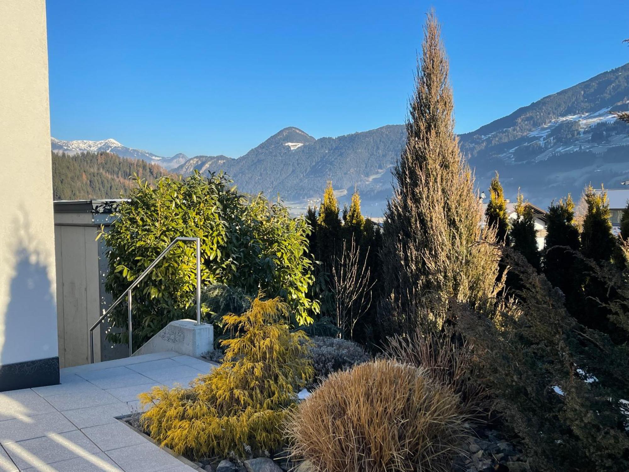 H21 - Modernes Ferienhaus 145Qm, 4Sz, Wellnessbereich Mit Sauna Und Dachterrasse Mit Panoramablick, Kuehlen Und Heizen Mit Geothermie Fügen Buitenkant foto