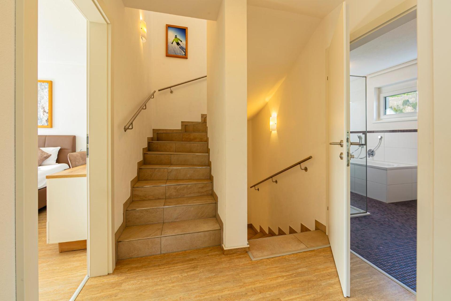 H21 - Modernes Ferienhaus 145Qm, 4Sz, Wellnessbereich Mit Sauna Und Dachterrasse Mit Panoramablick, Kuehlen Und Heizen Mit Geothermie Fügen Buitenkant foto